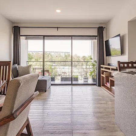 Right @Reforma - Beautiful Condo With 2 Balconies
